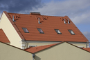 Czym pokryć dach? Rodzaje dachówek i płytek dachowych dostępnych na rynku